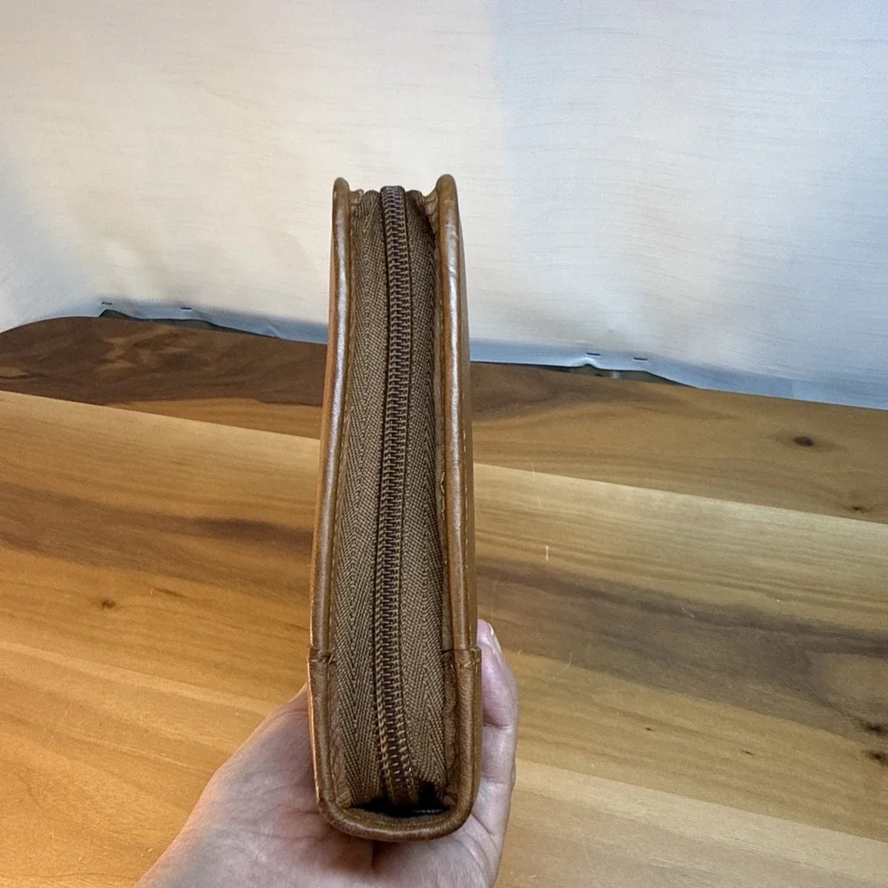Rolodex it has